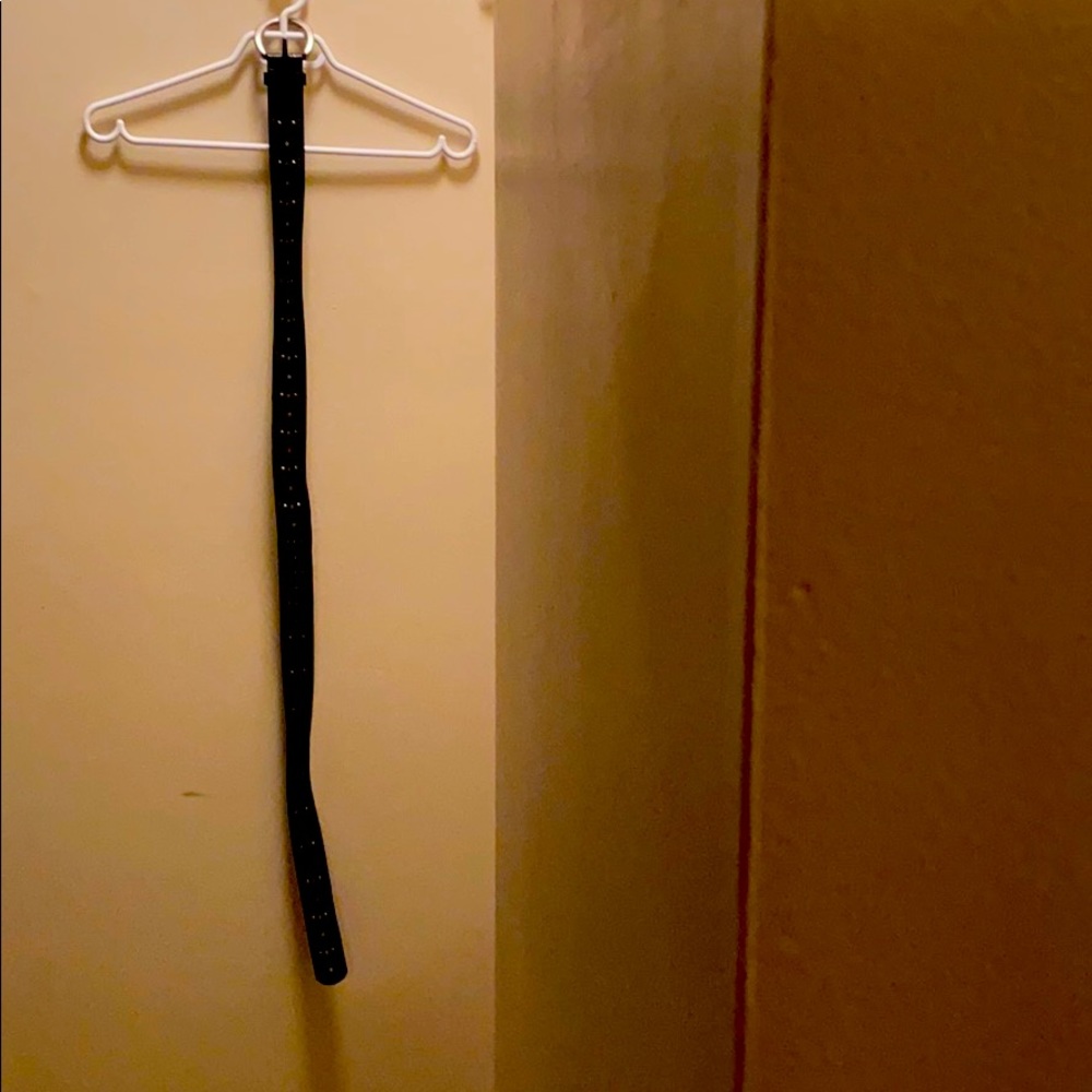 I am selling a belt.